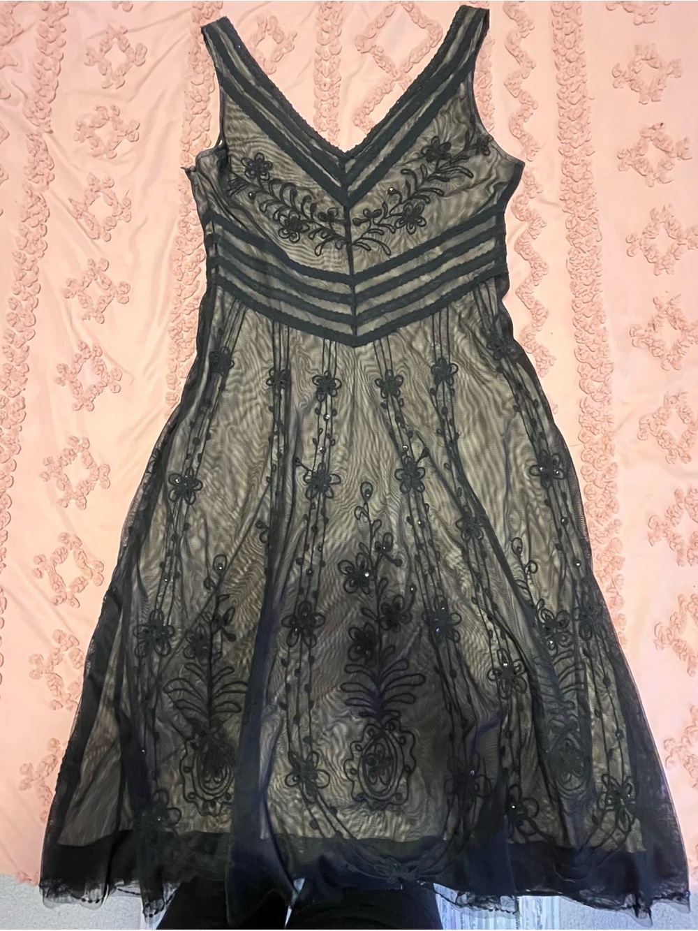BCBG Max Azria EBD 62253 Black Embroidered Beaded Dress Sz 8